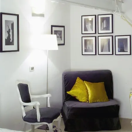 Slow Time In Apartamento *